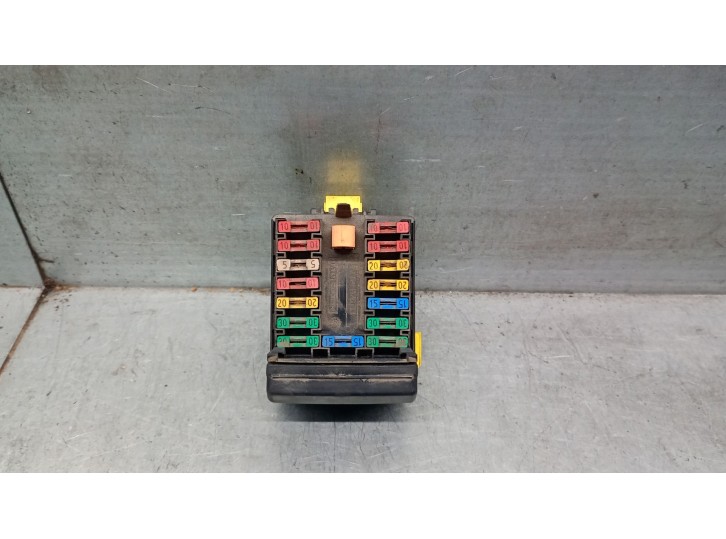 Replacement relay / fuse box for Citroën Saxo 1.5 D SX OEM IAM reference 6500C6 6500C6 
