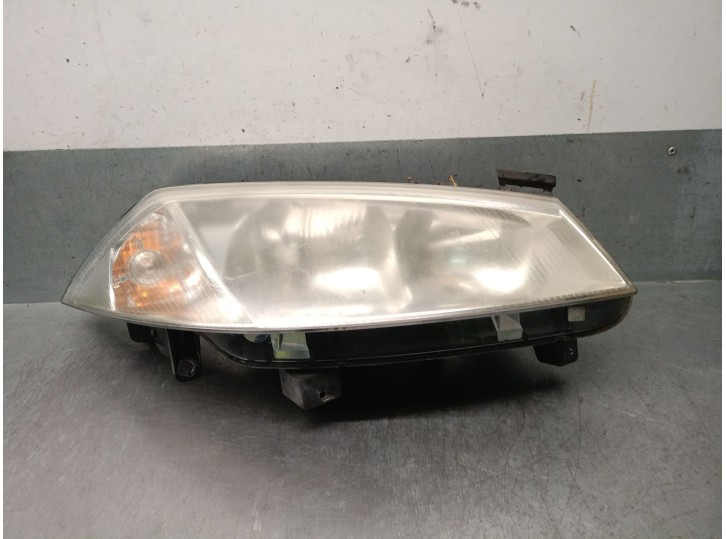Recambio de faro derecho para renault megane ii berlina 3p 1.6 16v referencia OEM IAM 8200073221 260108053R 