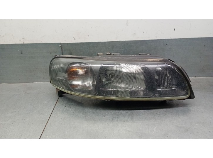 Recambio de faro derecho para volvo s60 berlina 2.4 cat referencia OEM IAM 8693592 8693592 