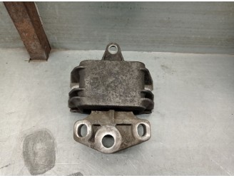 Recambio de soporte motor izquierdo para renault clio ii fase ii (b/cb0) 1.5 dci diesel referencia OEM IAM 7M3199555 