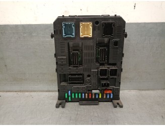 Recambio de caja reles / fusibles para peugeot 308 confort referencia OEM IAM 281197595 JOHNSON CONTROLS