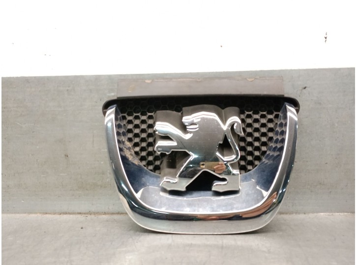 Recambio de anagrama para peugeot 308 confort referencia OEM IAM 9680505177 7810S5 