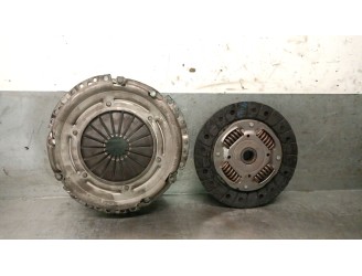 Recambio de kit embrague para volkswagen polo berlina (6n2) 1.4 referencia OEM IAM 030141025R 030141025R BLUE PRINT