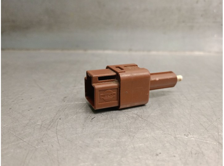Recambio de interruptor para nissan qashqai (j10) 2.0 dci turbodiesel cat referencia OEM IAM 25320BC60B 