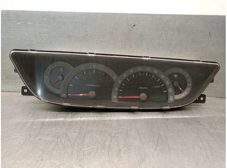 Recambio de cuadro instrumentos para ssangyong rodius i 2.7 xdi 4wd referencia OEM IAM 8020021101 8020021101 SSANGYONG