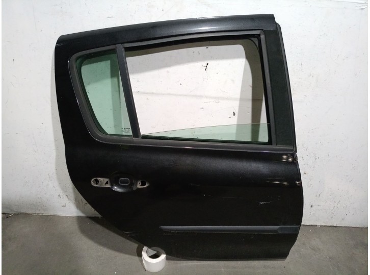 Recambio de puerta trasera derecha para renault clio iii 1.5 dci diesel referencia OEM IAM 7751476192 7751476192 
