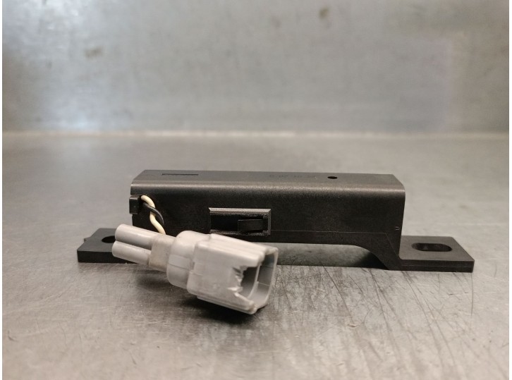 Recambio de antena para nissan qashqai (j10) 2.0 dci turbodiesel cat referencia OEM IAM 285E589915 285E589915 