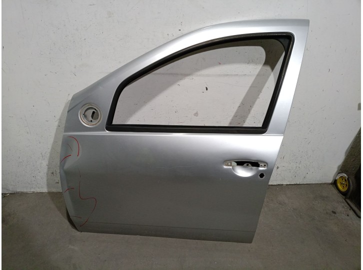 Replacement front left door for Dacia Sandero 1.6 MPI 85 (BS03) OEM IAM reference K7MA8 