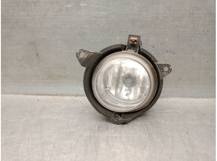 Recambio de faro antiniebla derecho para ssangyong rodius i 2.7 xdi 4wd referencia OEM IAM 8320221000 8320221000 