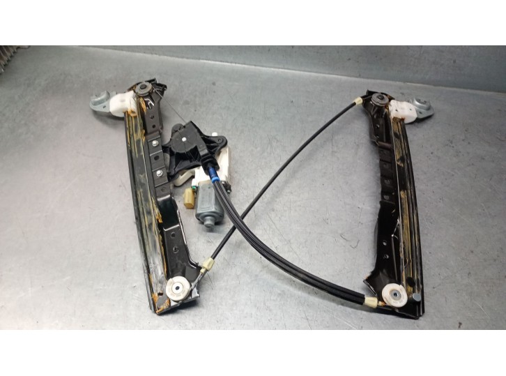 Recambio de elevalunas trasero izquierdo para chrysler grand voyager v (rt) 2.8 crd referencia OEM IAM 68030719AA 68030719AA 