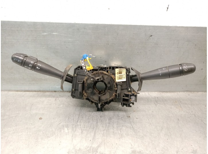 Recambio de mando luces para dacia sandero 1.6 mpi 85 (bs03) referencia OEM IAM 8200792586T  901057667 VALEO