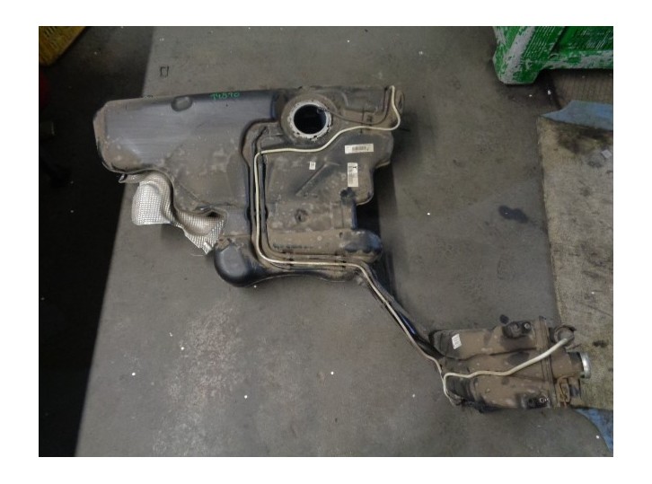 Recambio de deposito combustible para skoda rapid 1.4 16v tsi referencia OEM IAM 6R7201085J  CAMPA CESTA 35