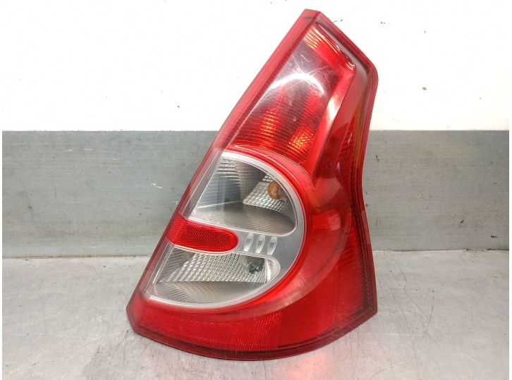 Recambio de piloto trasero derecho para dacia sandero 1.6 mpi 85 (bs03) referencia OEM IAM 8200734824  