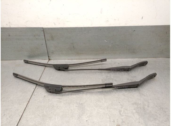 Recambio de brazo limpia delantero derecho para dacia sandero 1.6 mpi 85 (bs03) referencia OEM IAM K7MA8 K7MA8 