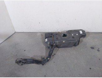 Recambio de deposito combustible para hyundai i10 1.0 cat referencia OEM IAM 31171B9000 31150B9000 