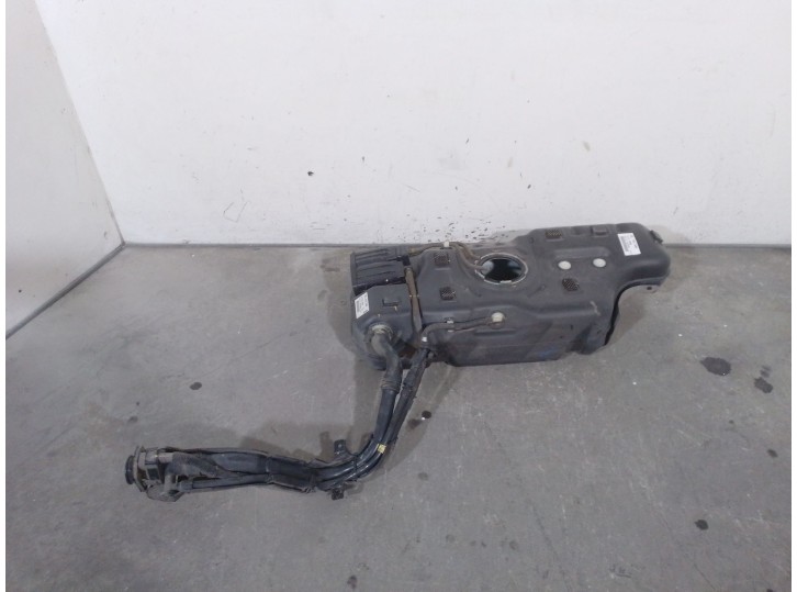 Recambio de deposito combustible para hyundai i10 1.0 cat referencia OEM IAM 31171B9000 31150B9000 