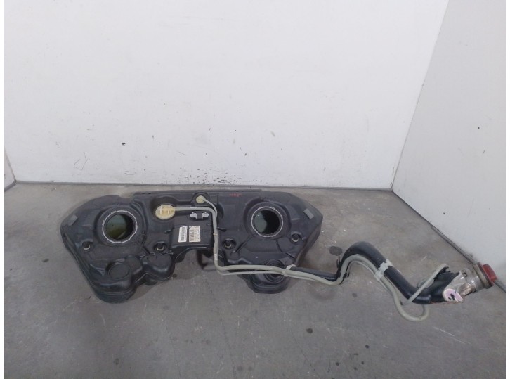 Recambio de deposito combustible para mercedes-benz clase e (w212) e 350 bluetec referencia OEM IAM A2124702001 A2124707701 