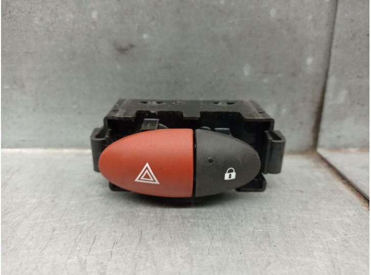 Recambio de warning para renault master iii furgon ma / fm9t / myb23061a3t0 2.3 diesel referencia OEM IAM 252100991R  