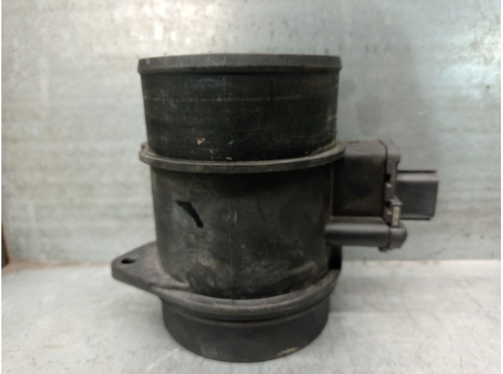 Recambio de caudalimetro para renault master iii furgon ma / fm9t / myb23061a3t0 2.3 diesel referencia OEM IAM 165765213R  
