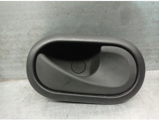 Recambio de maneta interior delantera derecha para renault master iii furgon ma / fm9t / myb23061a3t0 2.3 diesel referencia OEM 