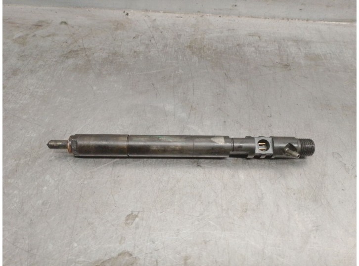 Recambio de inyector para ssangyong rodius i 2.7 xdi referencia OEM IAM A6650170221  EJBR04401D DELPHI