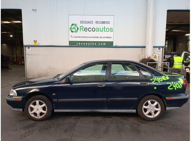 volvo s40 berlina del año 1999