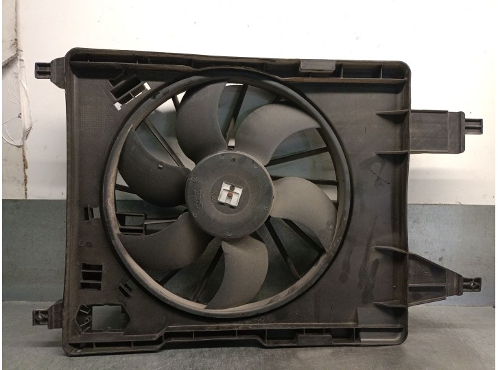 Recambio de electroventilador para renault megane ii berlina 5p 1.6 16v referencia OEM IAM 8200680823 7701051492 