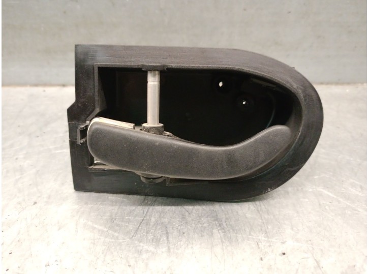 Recambio de maneta interior delantera izquierda para ford mondeo berlina 2.0 16v cat referencia OEM IAM 93BBF22601AE 6848454 