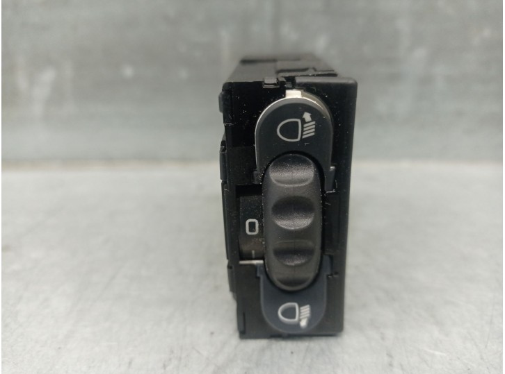 Recambio de mando luces salpicadero para renault master iii furgon ma / fm9t / myb23061a3t0 2.3 diesel referencia OEM IAM 820037