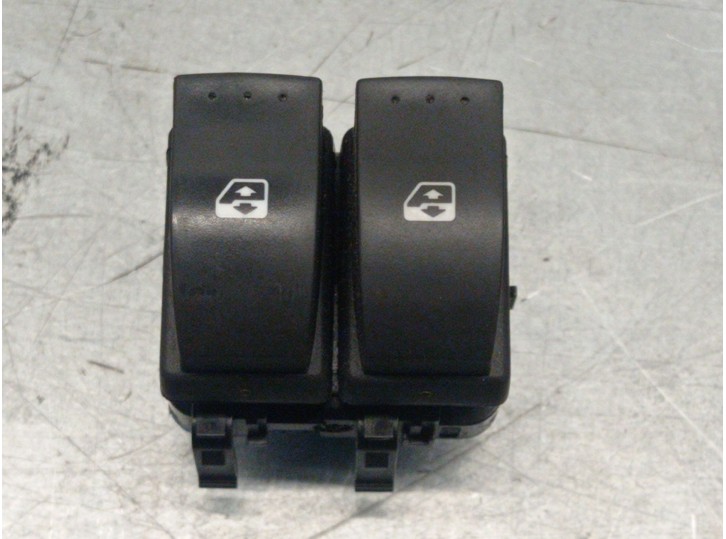Recambio de mando elevalunas delantero izquierdo para renault master iii furgon ma / fm9t / myb23061a3t0 2.3 diesel referencia O