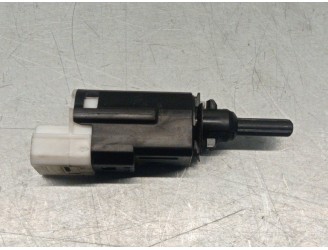 Recambio de interruptor para renault master iii furgon ma / fm9t / myb23061a3t0 2.3 diesel referencia OEM IAM 253205115R 