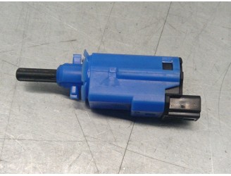 Recambio de interruptor para renault master iii furgon ma / fm9t / myb23061a3t0 2.3 diesel referencia OEM IAM 253251679R 