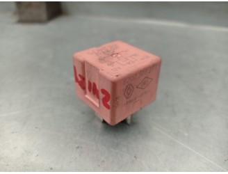 Recambio de rele para renault master iii furgon ma / fm9t / myb23061a3t0 2.3 diesel referencia OEM IAM 8200308271  20240041