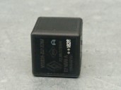 Recambio de rele para renault master iii furgon ma / fm9t / myb23061a3t0 2.3 diesel referencia OEM IAM 7700821864  