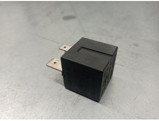 Recambio de rele para renault master iii furgon ma / fm9t / myb23061a3t0 2.3 diesel referencia OEM IAM 8200333352  22204039