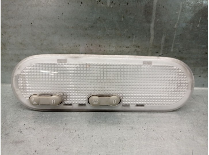 Recambio de luz interior para renault master iii furgon ma / fm9t / myb23061a3t0 2.3 diesel referencia OEM IAM 8200439423 81363