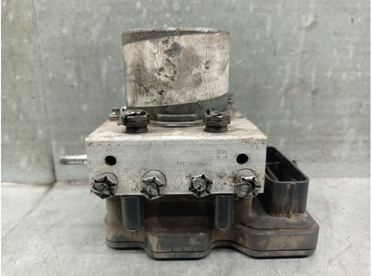 Replacement ABS for Renault Master III van MA / FM9T / MYB23061A3T0 2.3 diesel OEM IAM reference 476609378R 18072006141
