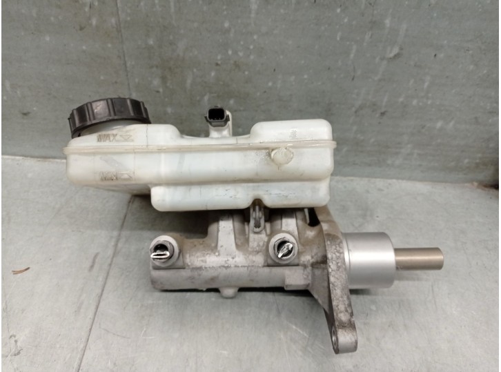 Recambio de bomba freno para renault master iii furgon ma / fm9t / myb23061a3t0 2.3 diesel referencia OEM IAM 03350890491 