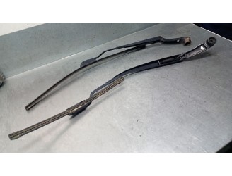 Recambio de brazo limpia delantero derecho para hyundai veloster (fs) 1.6 gdi referencia OEM IAM 983202V000 983202V000 