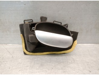 Recambio de maneta interior delantera izquierda para peugeot 206 berlina 1.4 hdi referencia OEM IAM 9623698477 9143A5 