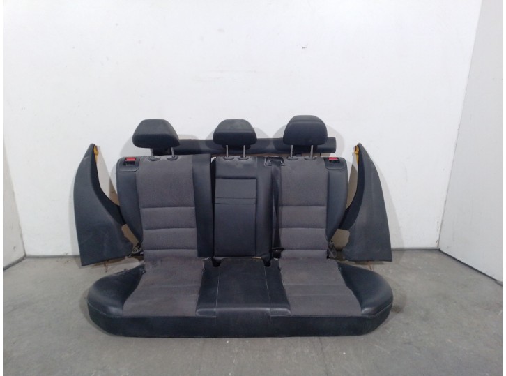 Recambio de asientos traseros para mercedes-benz clase c (w204) c 320 cdi familiar referencia OEM IAM A2049200332 A2049200332 