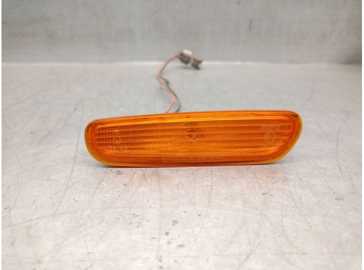 Recambio de piloto lateral derecho para volvo s40 berlina 1.8i referencia OEM IAM 30621937 30621937 