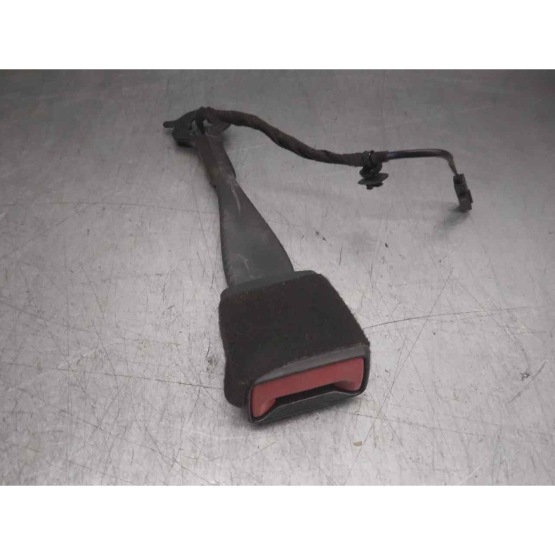 Recambio de enganche cinturon para skoda superb (3v3) active referencia OEM IAM 3V0857755A 2 PINES 5 PUERTAS