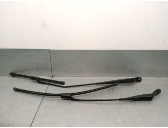 Recambio de brazo limpia delantero derecho para peugeot 2008 i (cu_) 1.6 bluehdi 120 referencia OEM IAM 9673292080 1608393380 