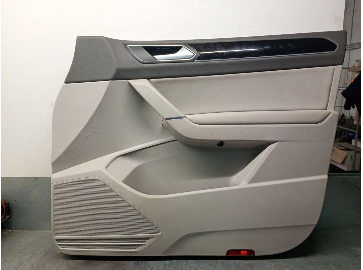 Recambio de guarnecido puerta delantera derecha para volkswagen touran (5t1) 1.4 tsi referencia OEM IAM 5TB867012 5TB867012A 