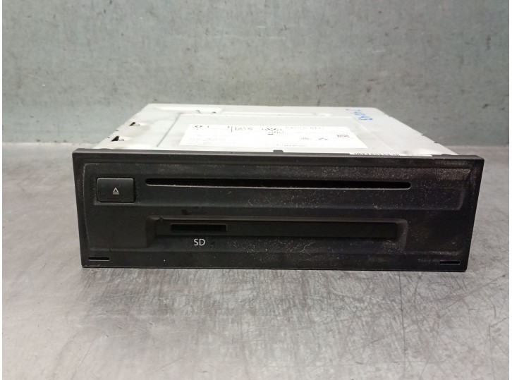 Recambio de sistema audio / radio cd para volkswagen touran (5t1) 1.4 tsi referencia OEM IAM 3Q0035824C 3Q0035824C 