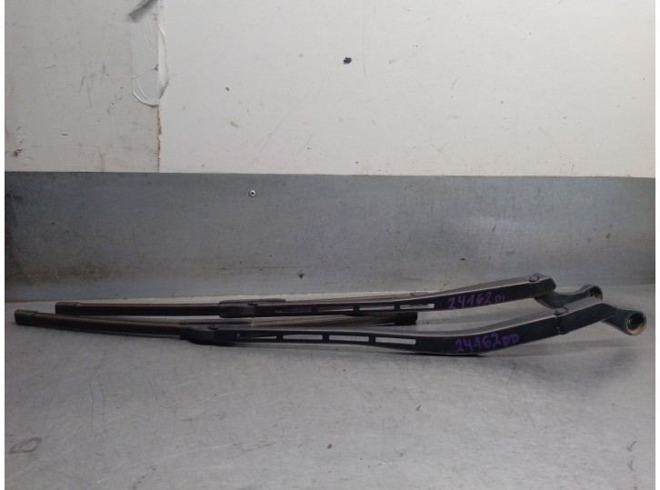 Recambio de brazo limpia delantero derecho para seat exeo (3r2) 1.6 referencia OEM IAM 8E1955408C 8E1955408C 