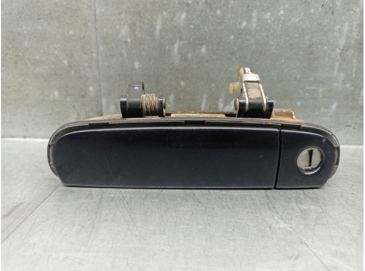 Recambio de maneta exterior delantera izquierda para audi a6 berlina (4b2) 2.5 v6 24v tdi referencia OEM IAM 4B1837885 