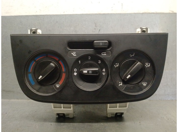 Recambio de mando climatizador para peugeot bipper tepee 1.3 hdi 80 referencia OEM IAM 735462118 6490K4 