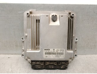 Recambio de centralita motor uce para renault grand scénic ii (jm0/1_) 2.0 dci (jm1k) referencia OEM IAM 8200462452  0281011814 